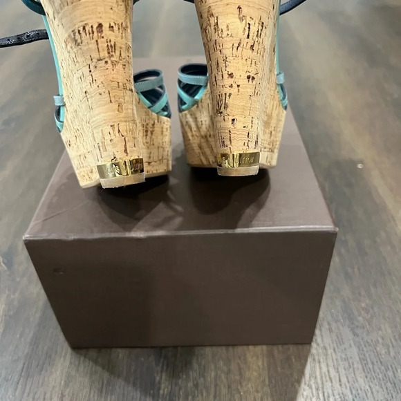 Authentic luxury LOUIS VUITTON wages - Picture 4 of 8